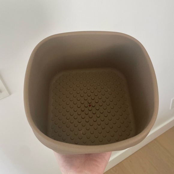 Liewood Joachim Silicone Storage Basket in Oat - Picture 3 of 3
